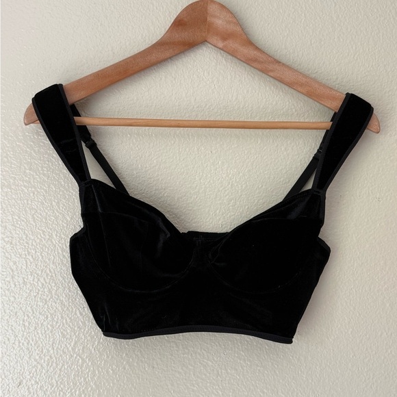 UNDRESS CODE Strong Attitude Black Velvet Top - Picture 3 of 7